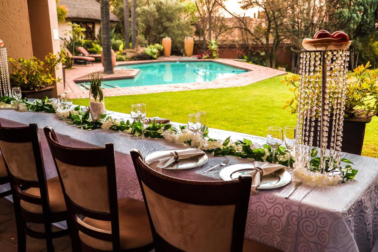 סנדטון Lourie Lodge מראה חיצוני תמונה