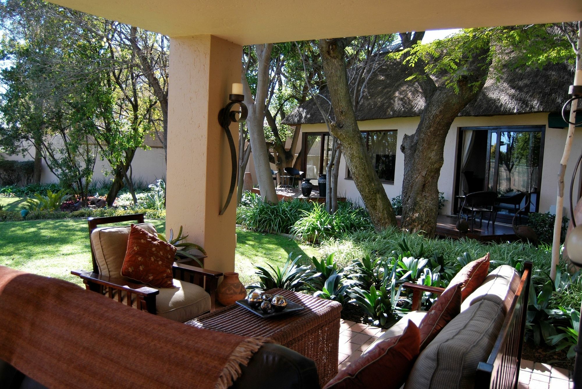 סנדטון Lourie Lodge מראה חיצוני תמונה